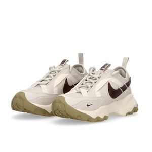 Nike Women’s TC 7900